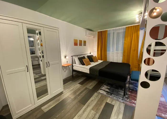 Evergreen Apartment *